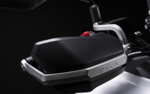 trk 702 white 00013
